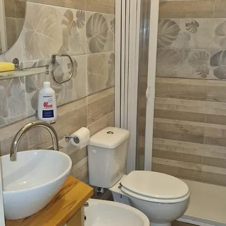 Отель Mondial 2 *