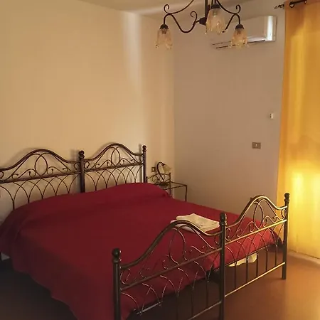 Hotel Mondial 2 *